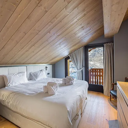 Chalet Familial Moderne A Meribel Village, Terrasse Sud Avec Jacuzzi, Proche Pistes Et Commerces - Fr-1-566-56 Les Allues
